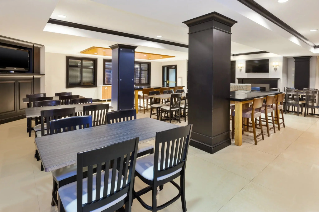 Holiday Inn Express Hotel & Suites Warminster-Horsham by IHG