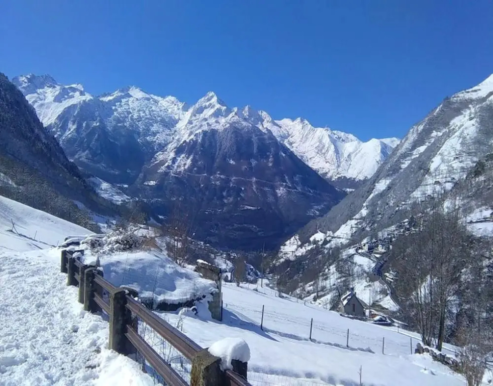 House with 2 Bedrooms in Betpouey, with Wonderful Mountain View And Furnished Garden - 8 Km From the Slopes