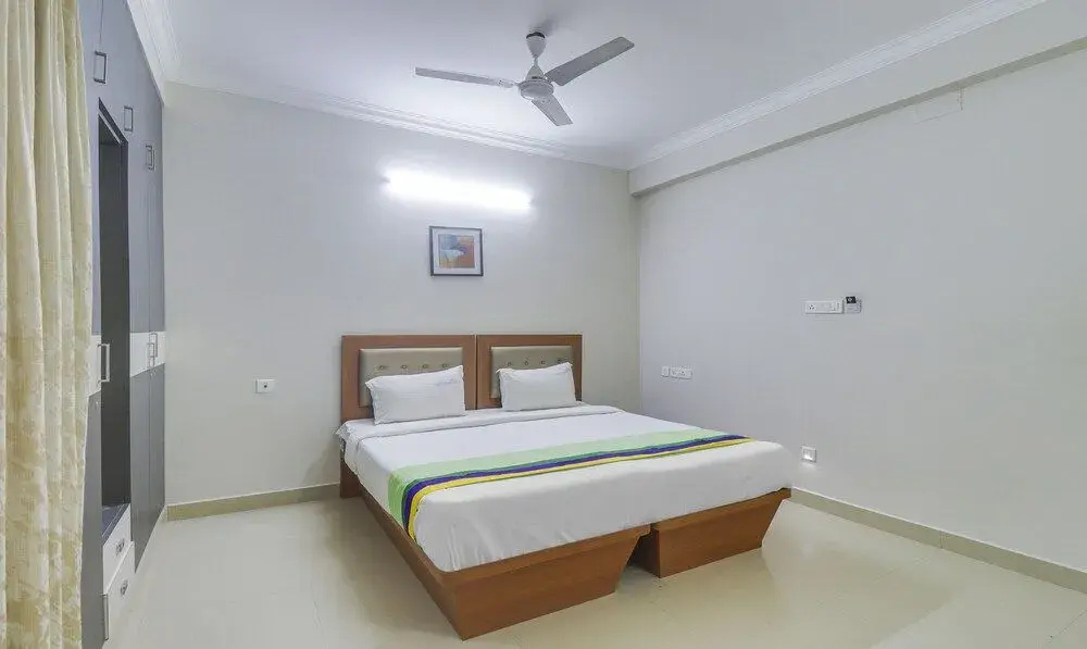 FabHotel Rithikha Inn Manapakkam
