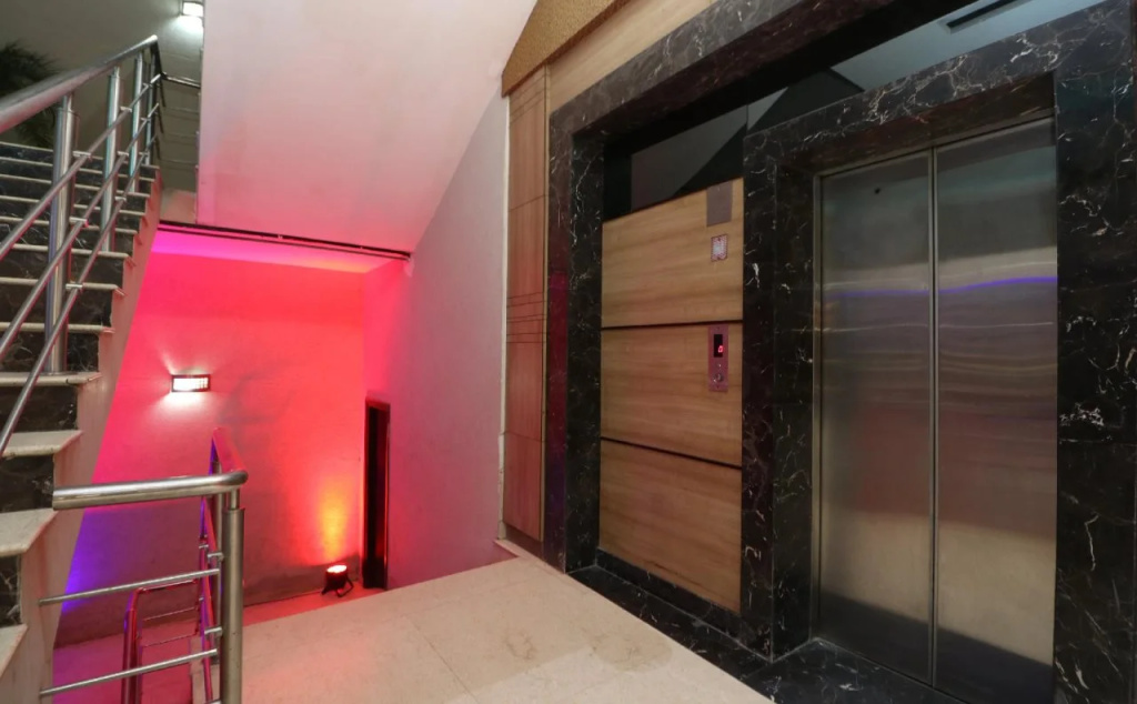 Hotel Ivory Retreat