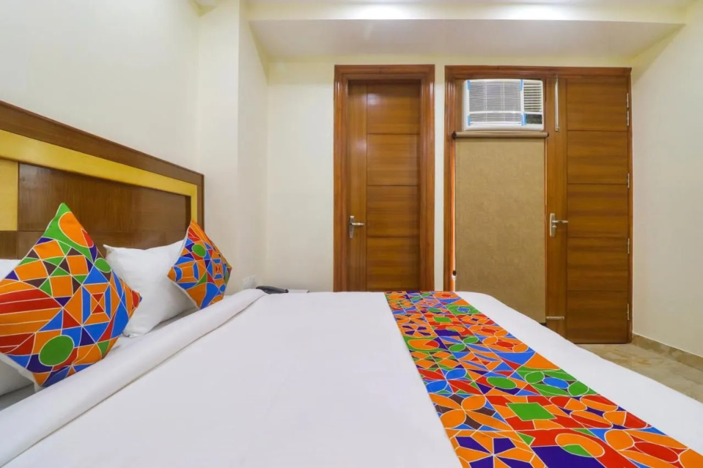 FabHotel Star Corporate Suite - Nr Medanta Hospital