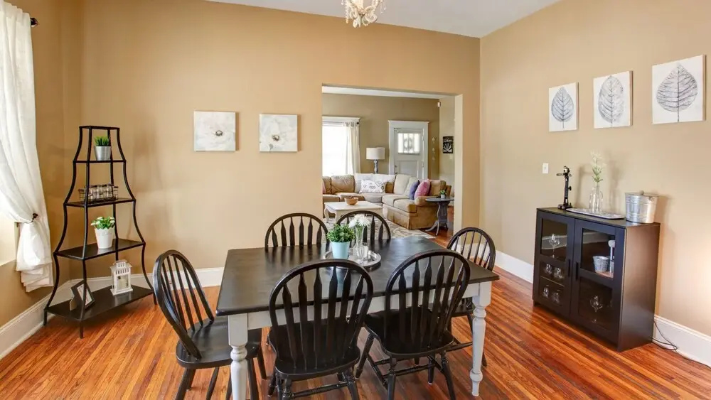 5 bedroom, West 4th Street Extension