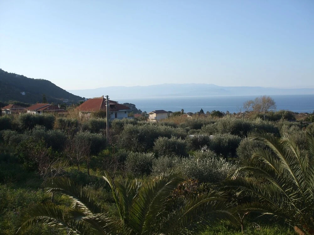 2 bed apartment with a spectacular panoramic sea, coastline and mountain views