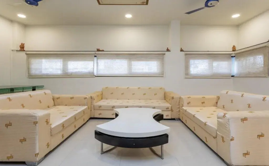 Silver Stay By OYO Rooms