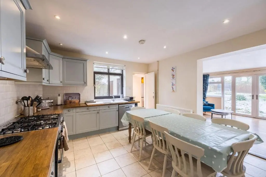 Stunning 4 BD Bungalow Banbury Northamptonshire