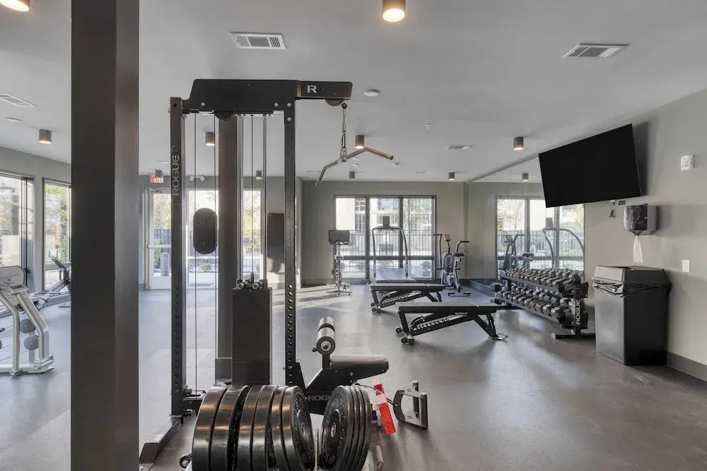 2 Units in Walkable Midtown Location, Gym+pool Honkey-tonk & Muse by Avantstay