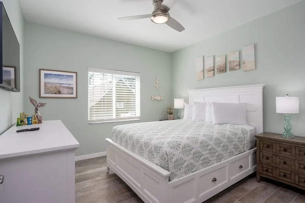 233 Delmar Avenue - Beautiful Private Pool Home 3 Bedroom Home by RedAwning
