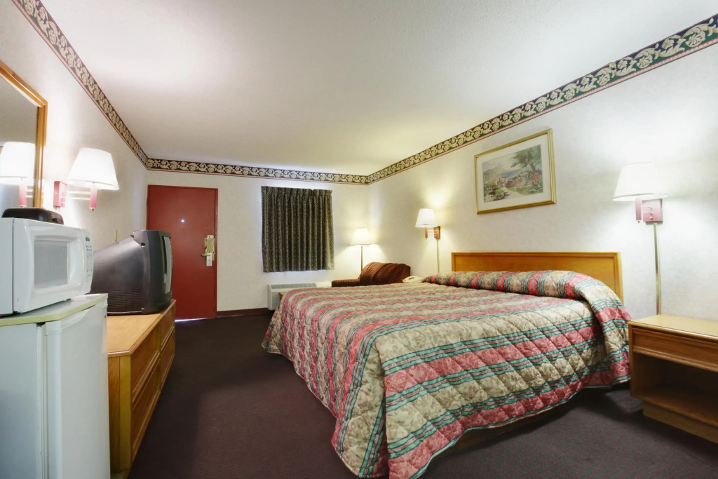 Americas Best Value Inn & Suites Macon