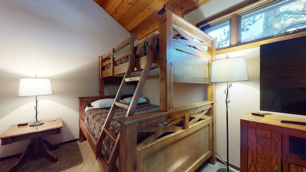 Winterset #3 3 Bedroom Condo by RedAwning