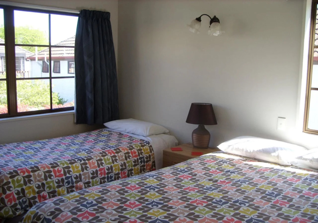 Tudor Court Motel
