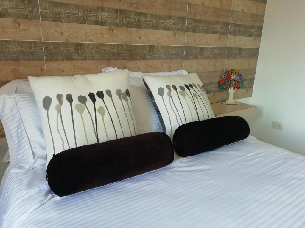 Apartasuites Laureles Cmc