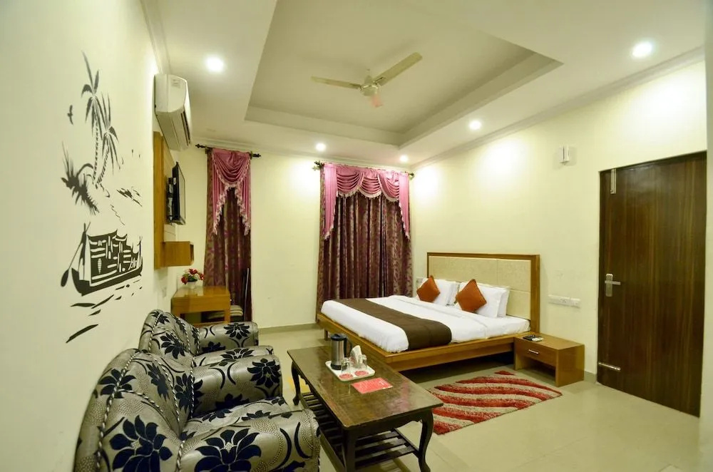 OYO 5190 Hotel Golden Inn
