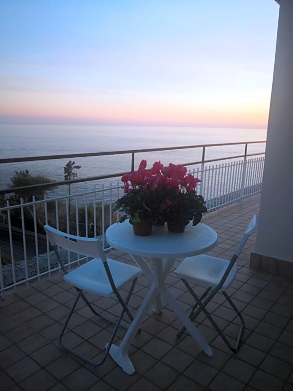 B&B Sanremo dely house