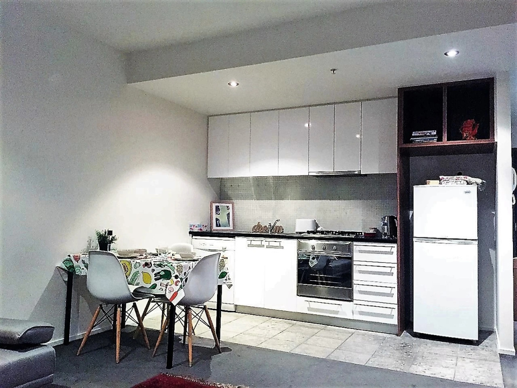 2 Bd Melbourne Central Apt