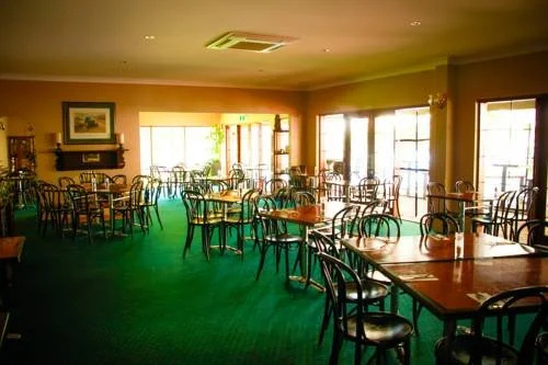 Ravenswood Hotel