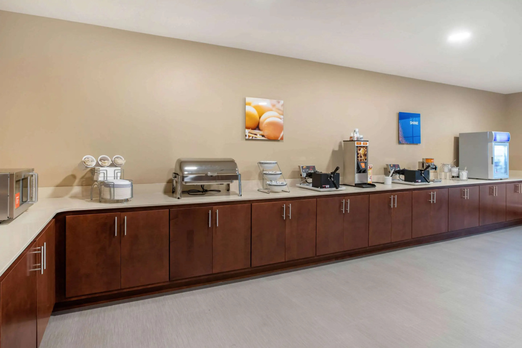 Comfort Inn & Suites Ames near ISU Campus