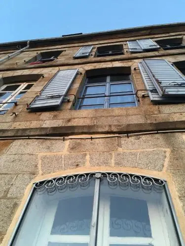 Mercier de Montigny - Les Chambres du Beffroi - SPA et Massage