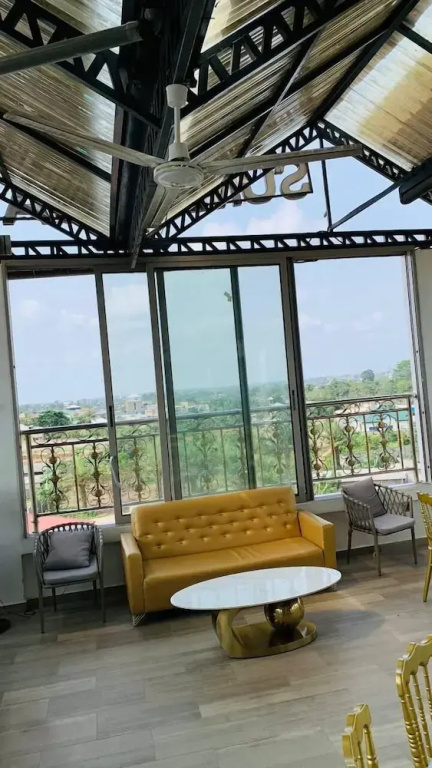 Summit Guest House