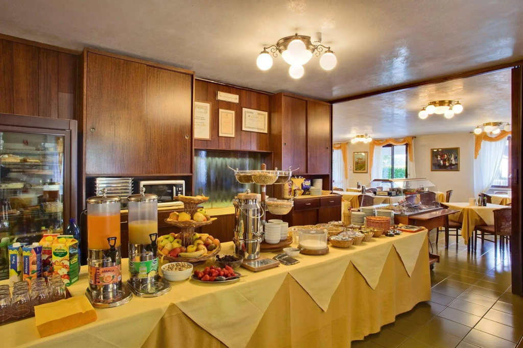 Hotel Astra