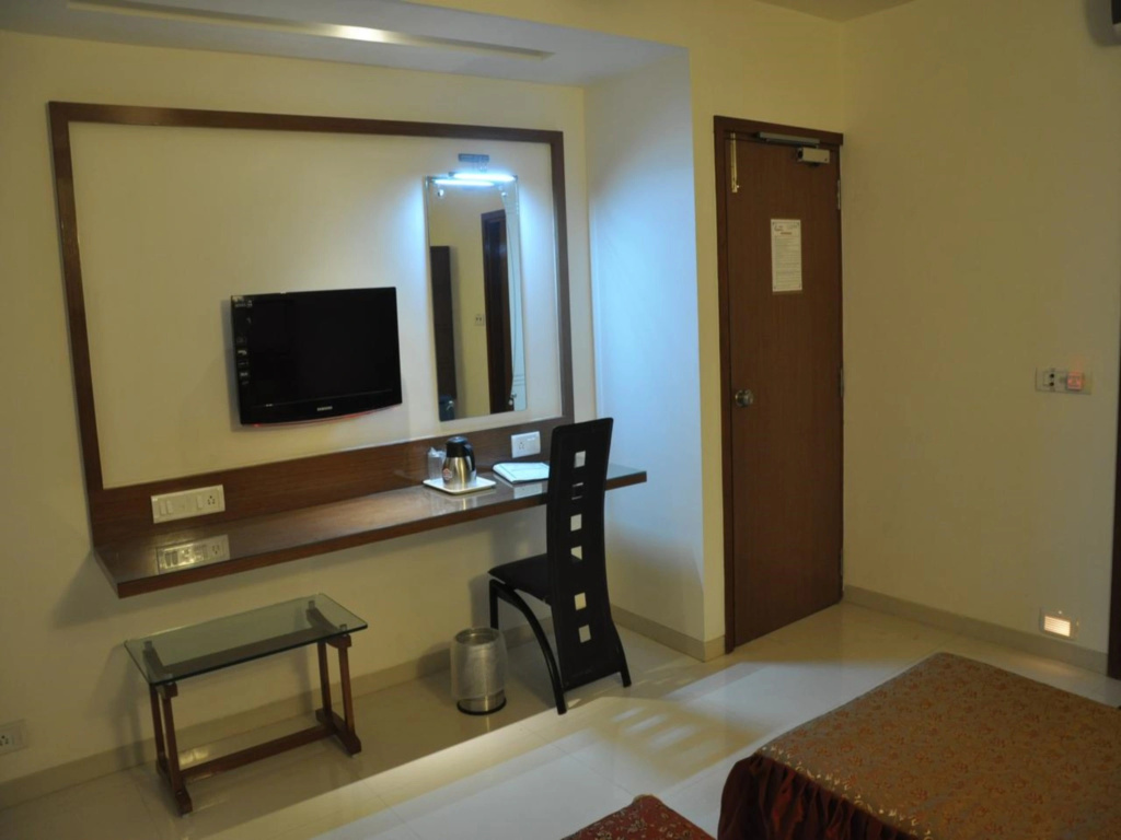 Hotel Happiness