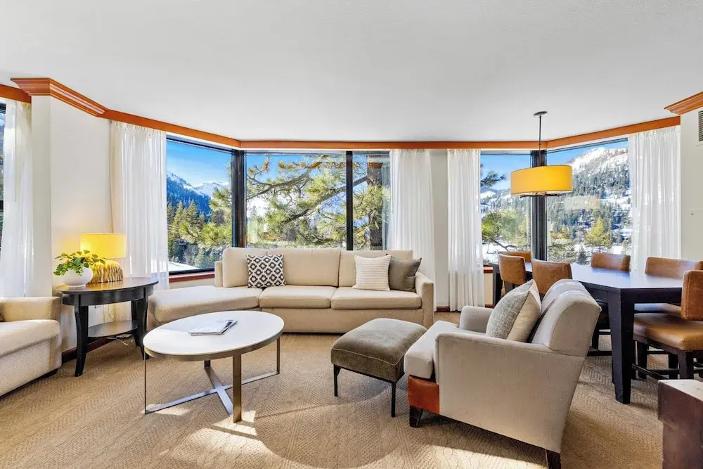 1BR Corner King Suite w/ Pool, Hot Tub & Golf