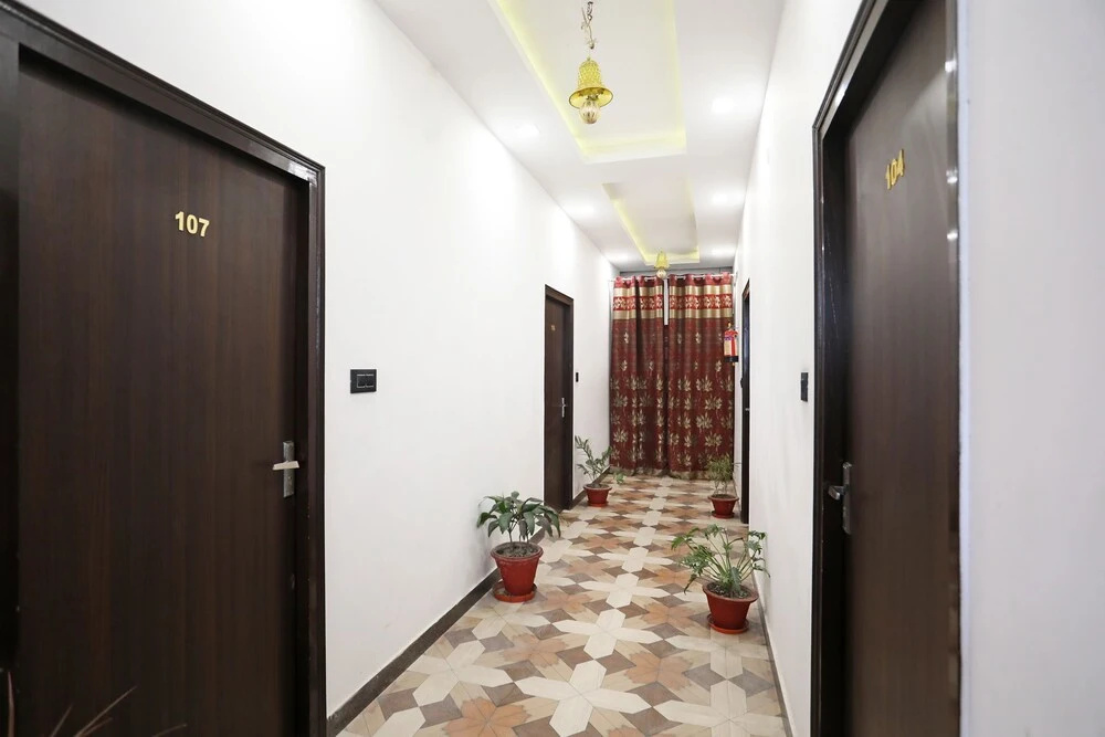 OYO 10535 Hotel Alpine