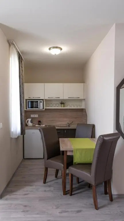 Főnix Apartman