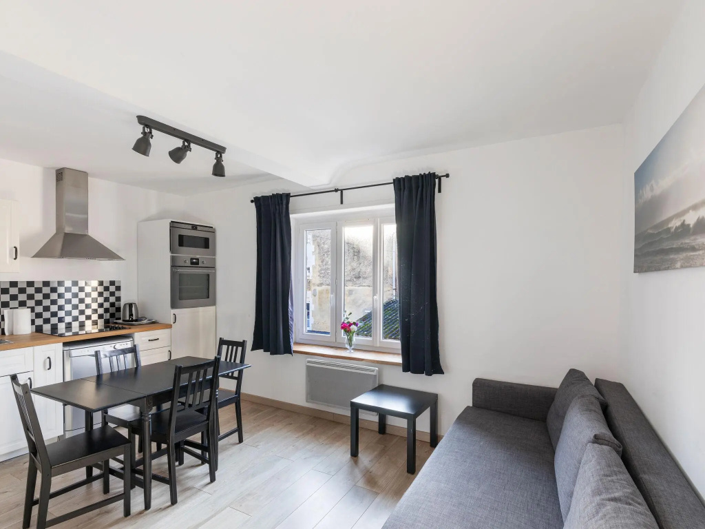 Cozy Holiday Home in Port-en-Bessin-Huppain with Heating Facility