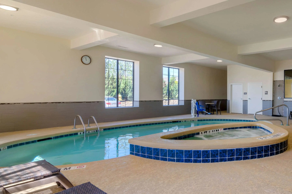 Comfort Inn & Suites Macon West