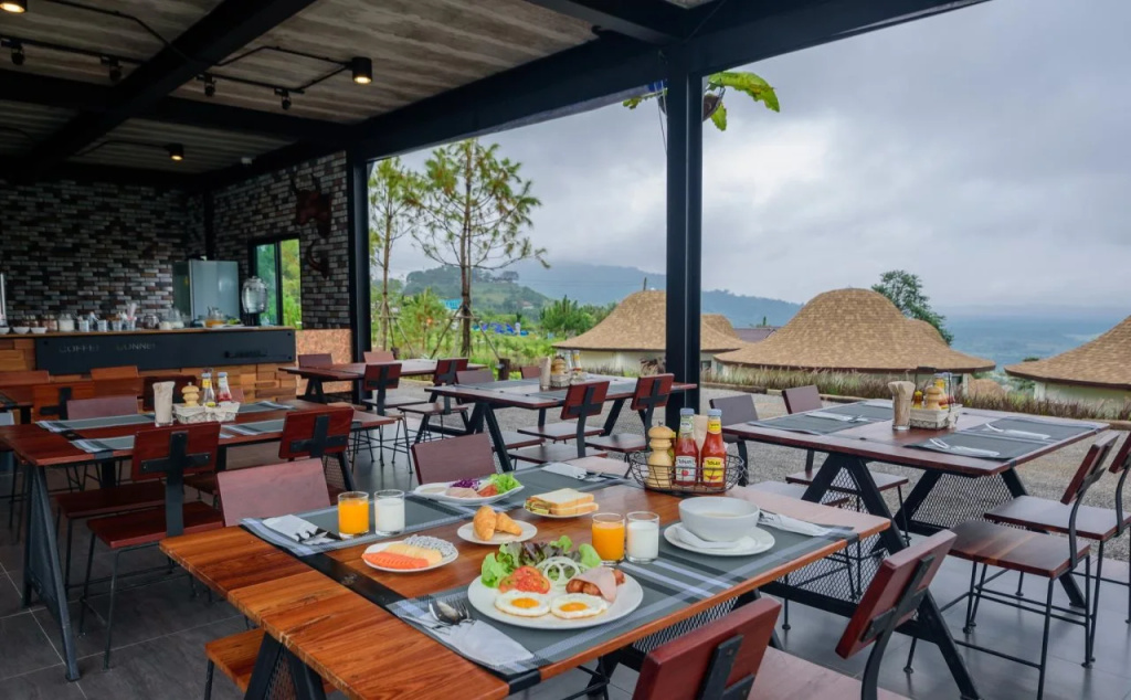 At Tree Resort