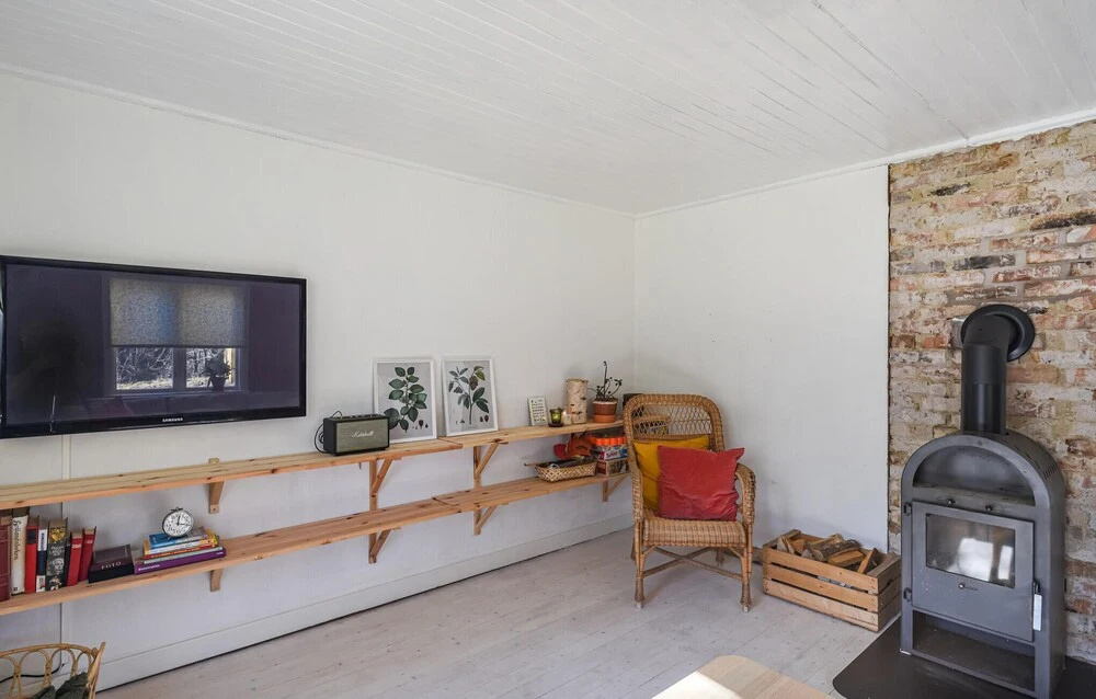 Nice Home in Brålanda With 2 Bedrooms and Wifi