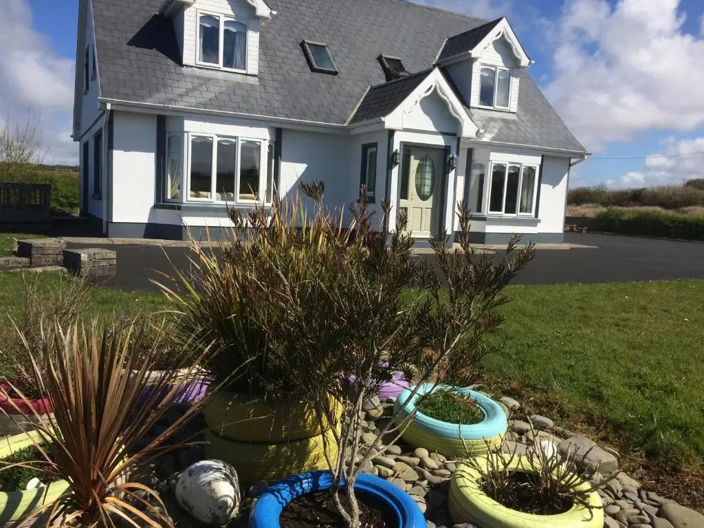 Lorna's Apartment Self Catering Holiday Home