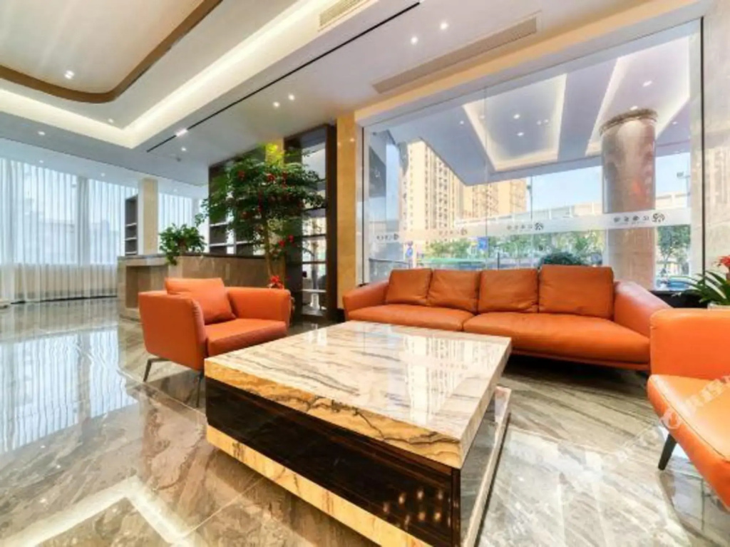 Qingteng Yisu Hotel (Shengzhou Chinese Yue Opera Art City Wuyue Plaza)