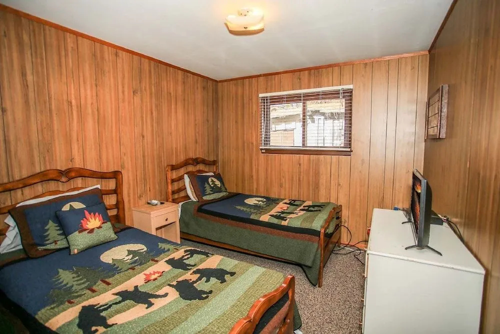 Lakefront Retreat