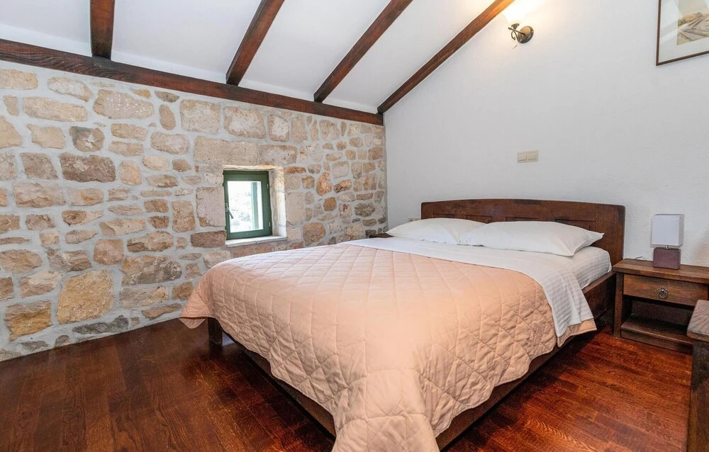 Stunning Home in Duboka With 5 Bedrooms, Wifi and Outdoor Swimming Pool