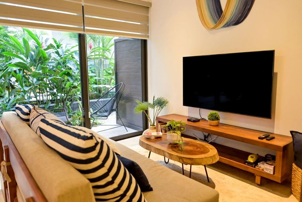 Brand New Lovely 1BR Apartment PDC Rooftop Pool Gym Pool Table Nice Amenities