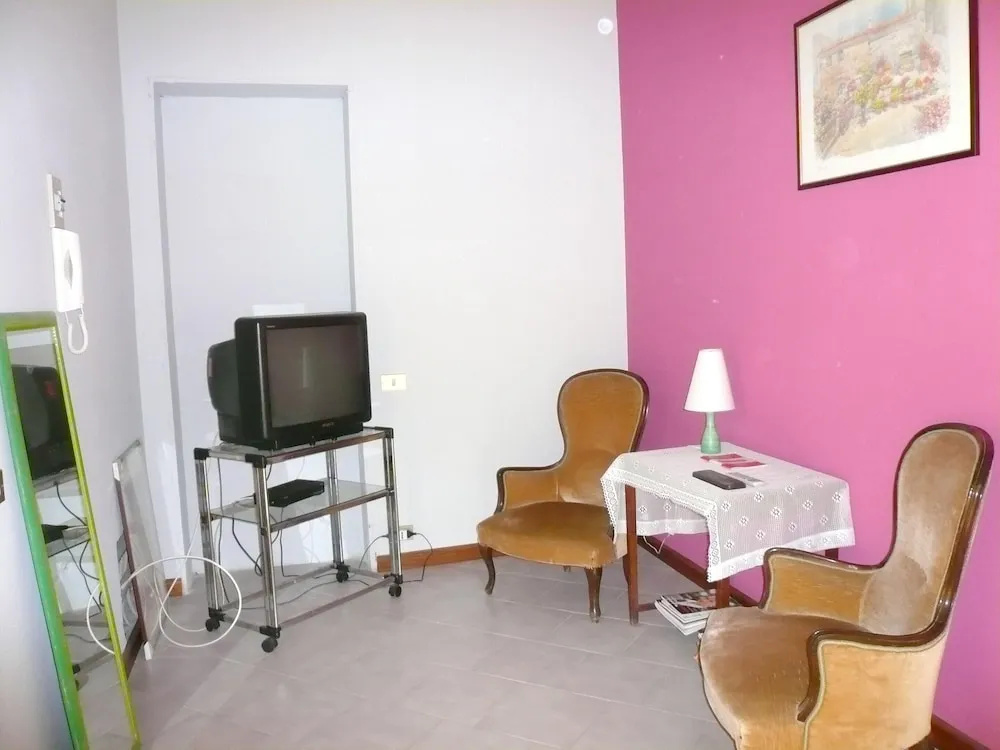 House With 3 Bedrooms in Riposto, With Wonderful sea View and Enclosed