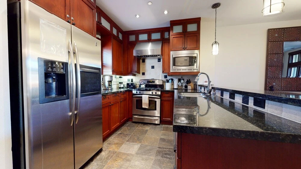 Juniper Crest 7 Private Hot Tub, 2 Car Garage, BBQ, Walk to the Lifts and Mountain Views by RedAwning