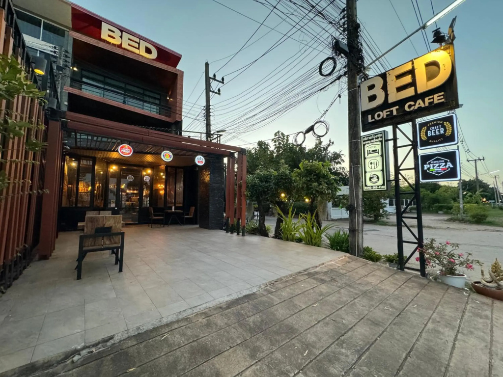 Bed Loft Cafe