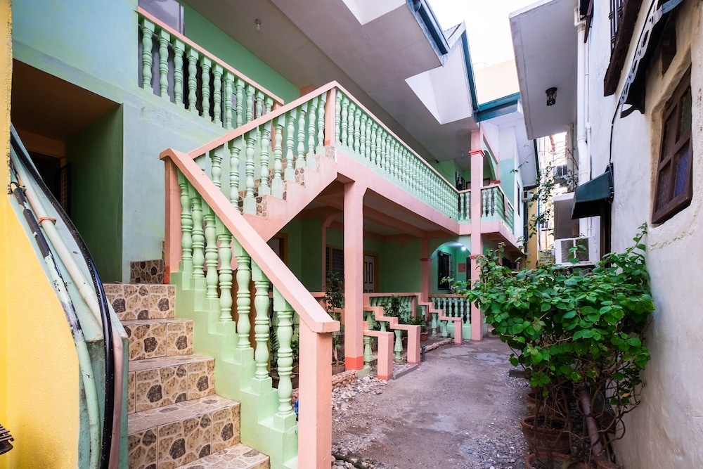 Sandra Taylor Lodge