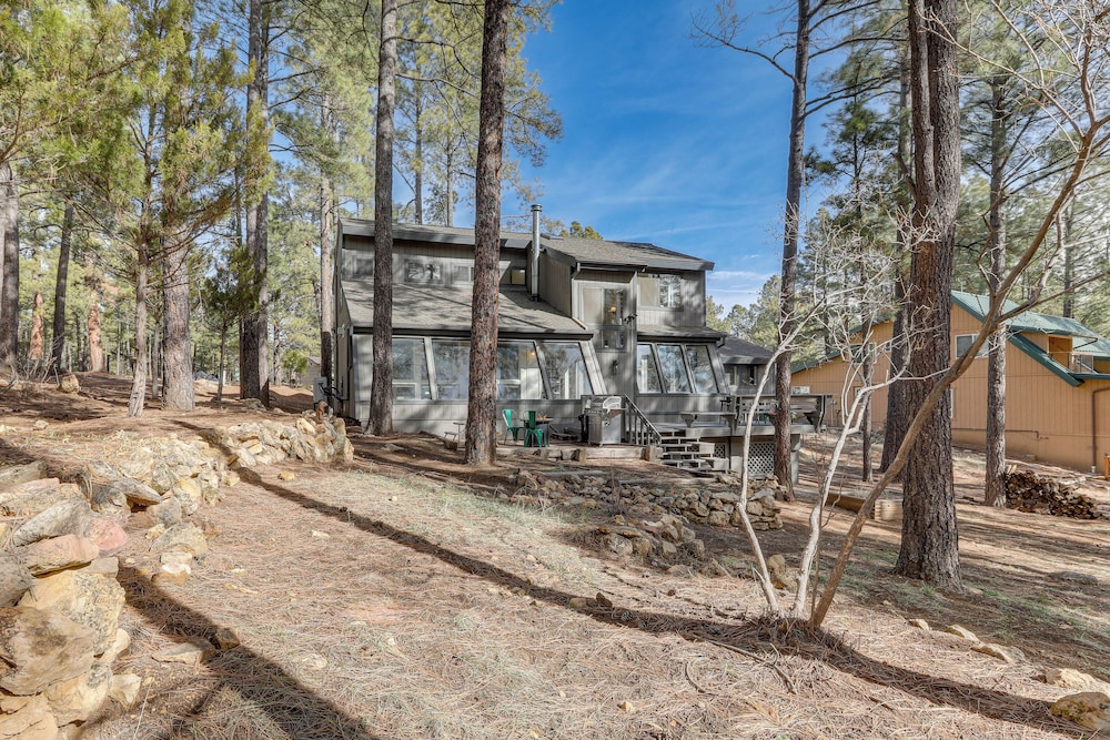 Forest-view Group Getaway, 4 Mi to Dtwn Flagstaff