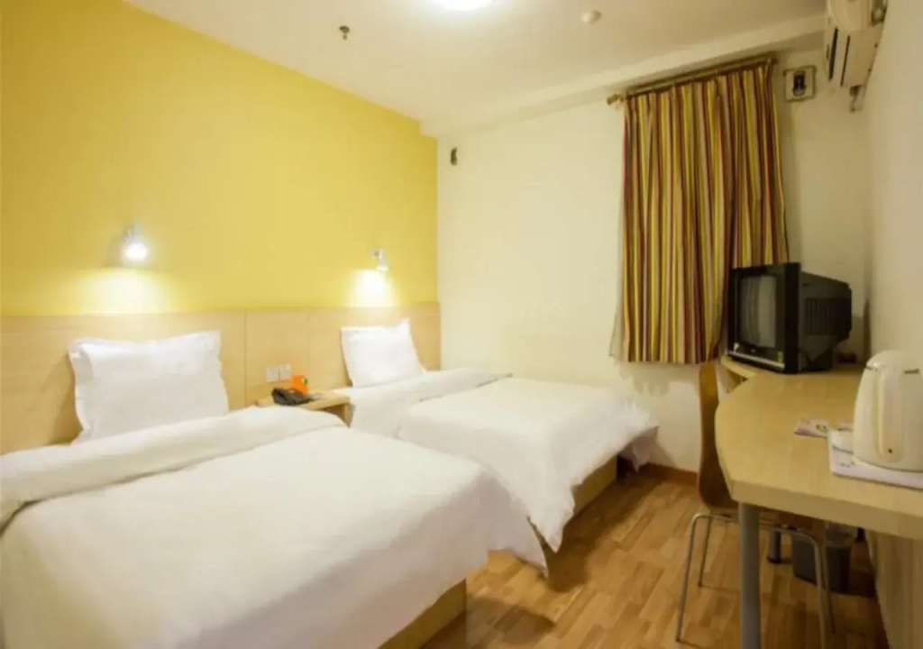 7 Days Inn Sea World Station Branch