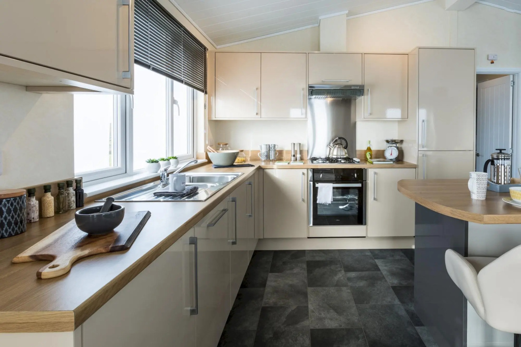 Three Bedroom Lodge 9