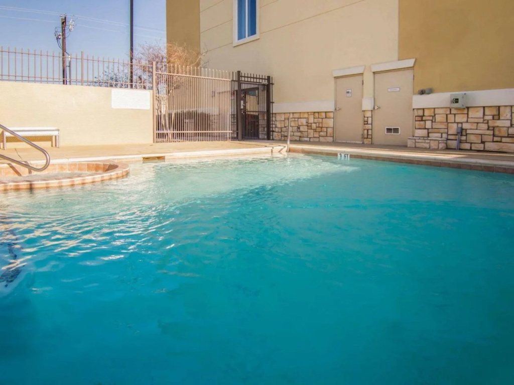 Comfort Suites West Dallas - Cockrell Hill