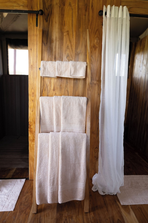 The African Kongoni Serengeti Safari Camp