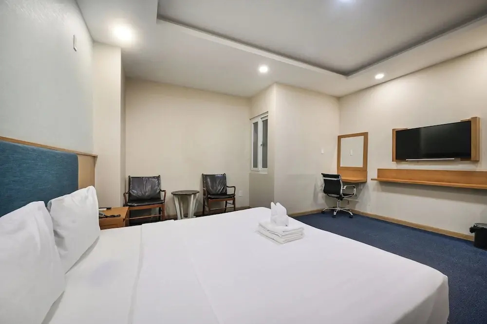 Sunshine Airport Hotel