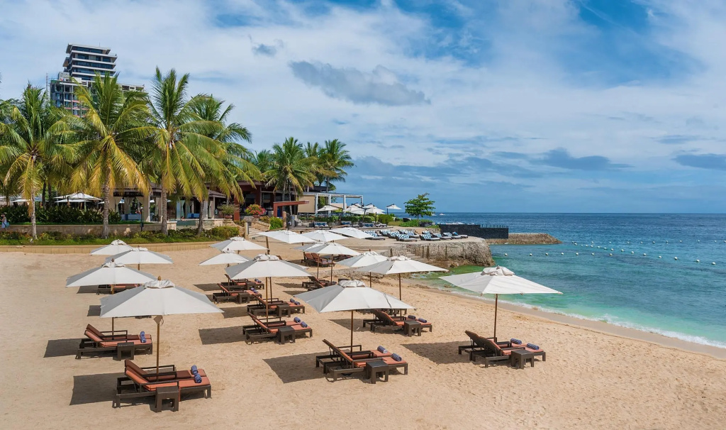 Crimson Resort and Spa Mactan