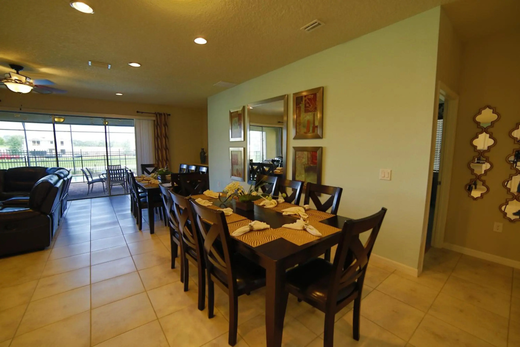 Brand new 9 bedroom luxury villa near Disney Sleeps 22