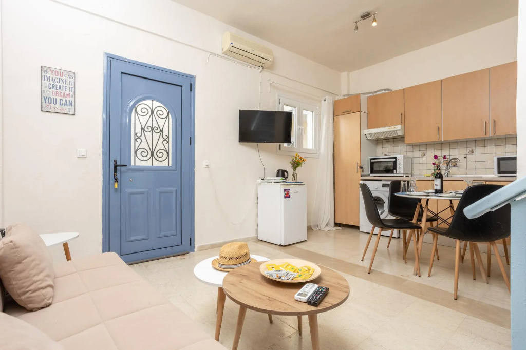 Flora Maisonettes 1 Walk to Beach A C Wifi Car Not Required