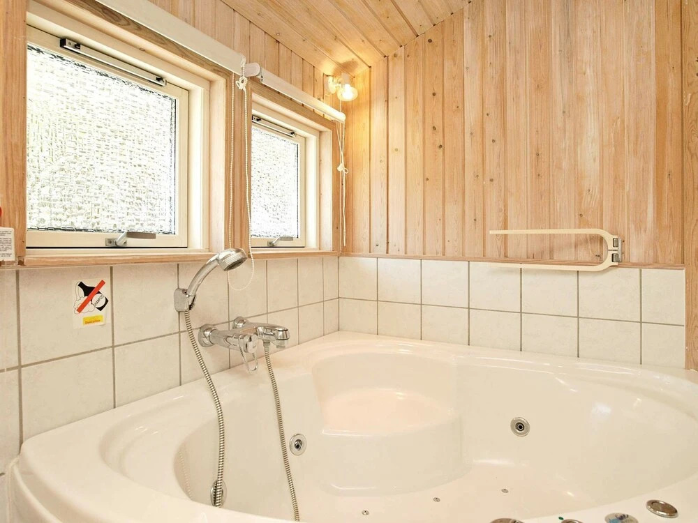 Modern Holiday Home in Millinge Near Sea